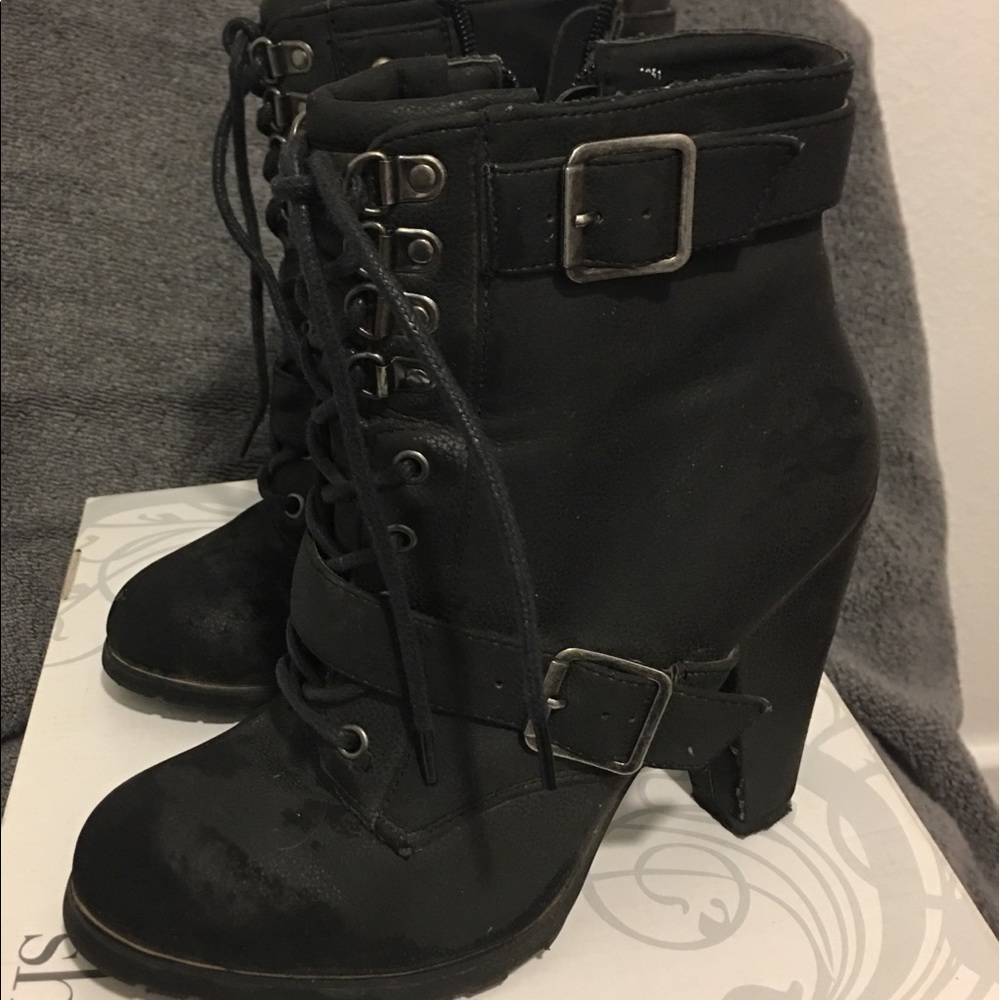 Boots - Picture 2 of 3